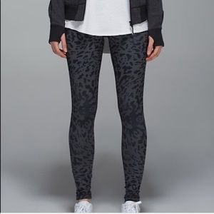 Animal swirl wunder under pants